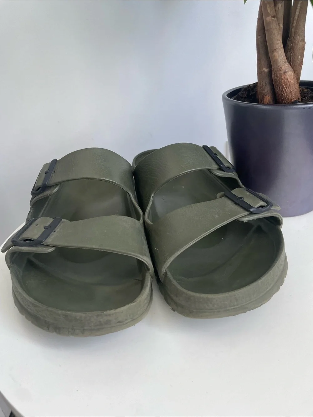 Men Size 11 Birkenstock Arizona sandals Olive Green EU 44